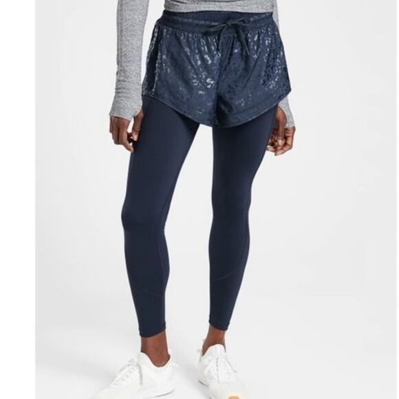 Athleta Rainier 2 in 1 Tight in Navy Blue side pockets Size Medium - Picture 1 of 7